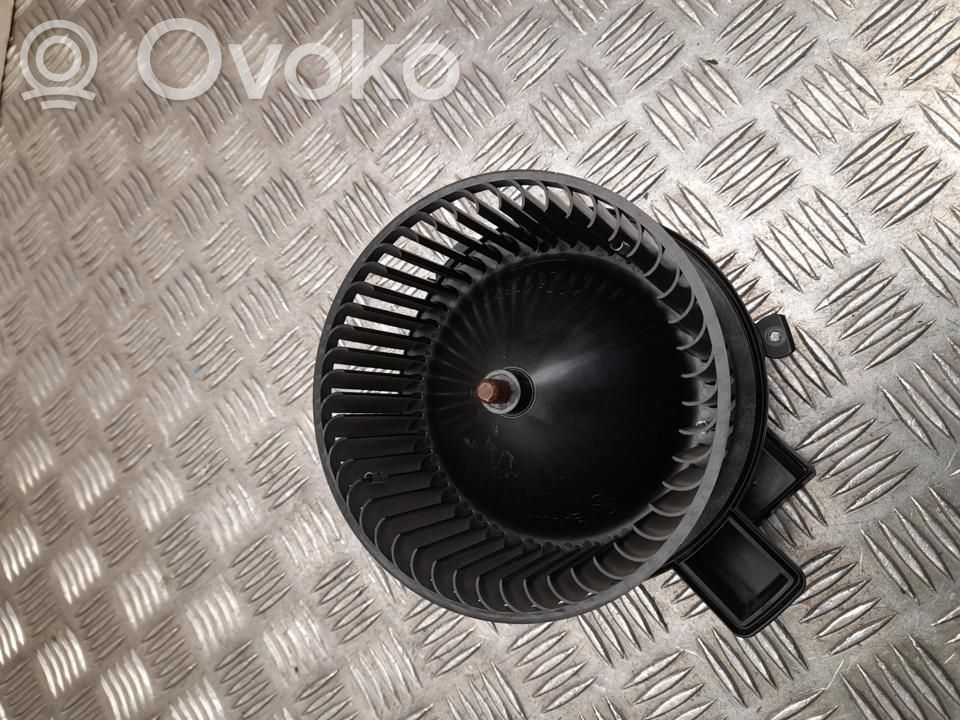 Audi A4 S4 B9 Pečiuko ventiliatorius/ putikas 