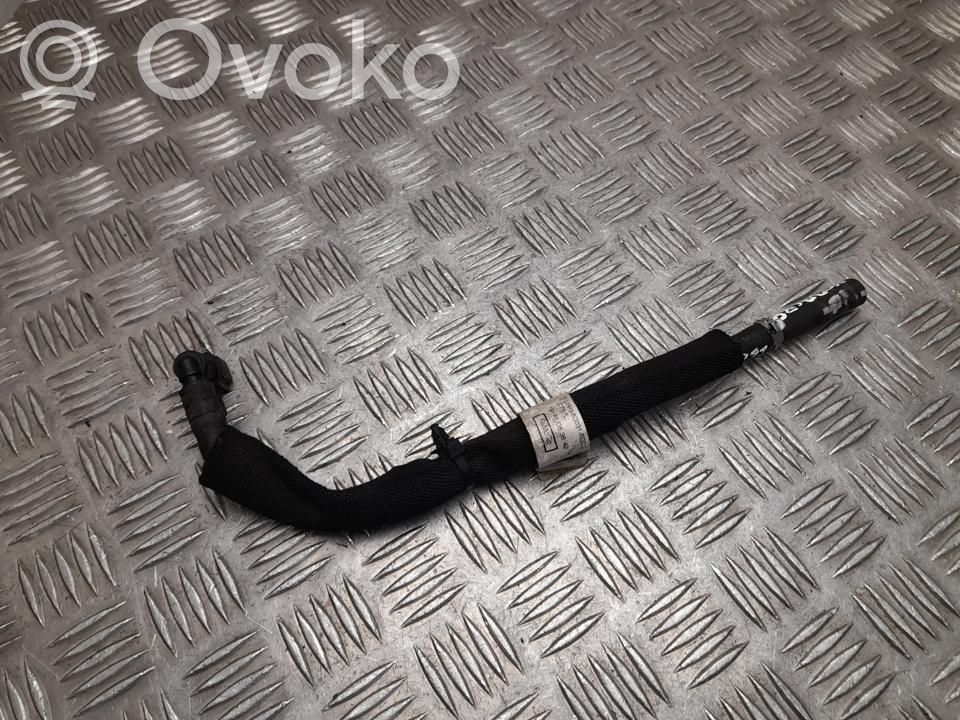 Ford Explorer VI Engine coolant pipe/hose 
