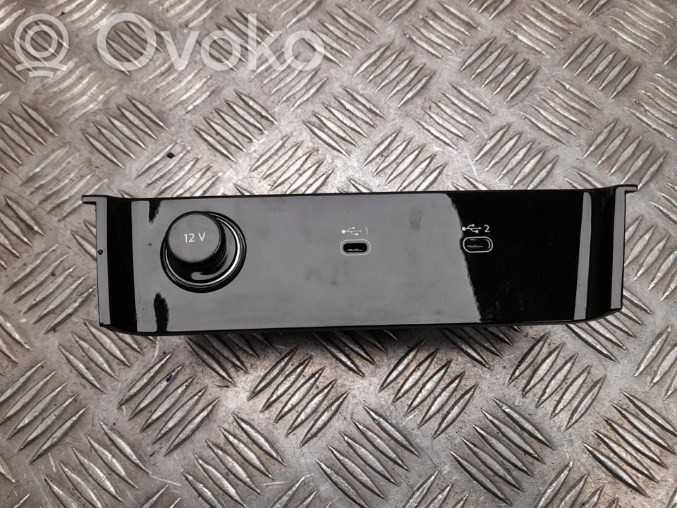 Priză USB   8MC863969A,H6733