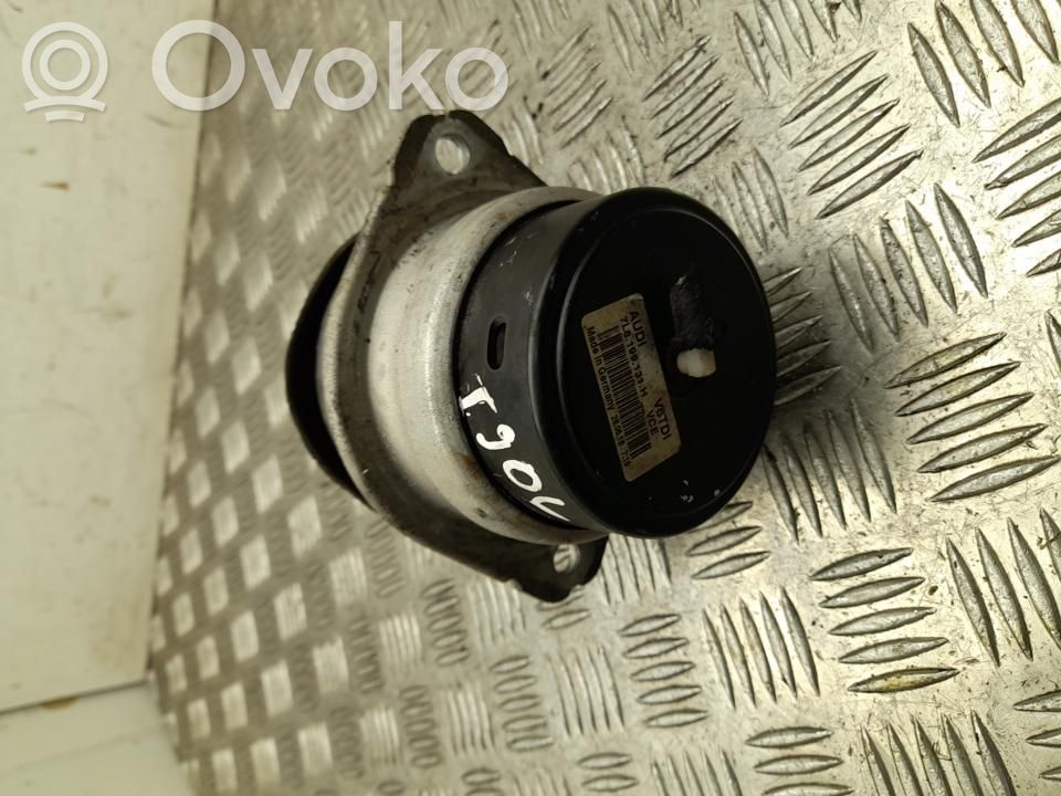 Volkswagen Touareg II Engine mount bracket 