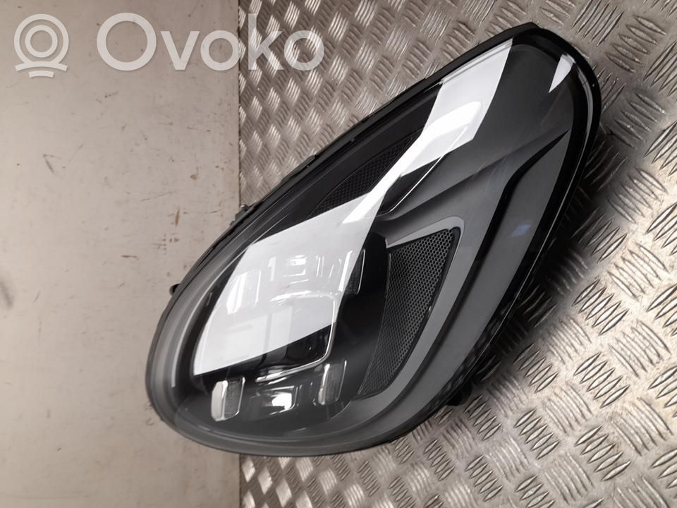 Porsche Cayenne (92A) Phare frontale 
