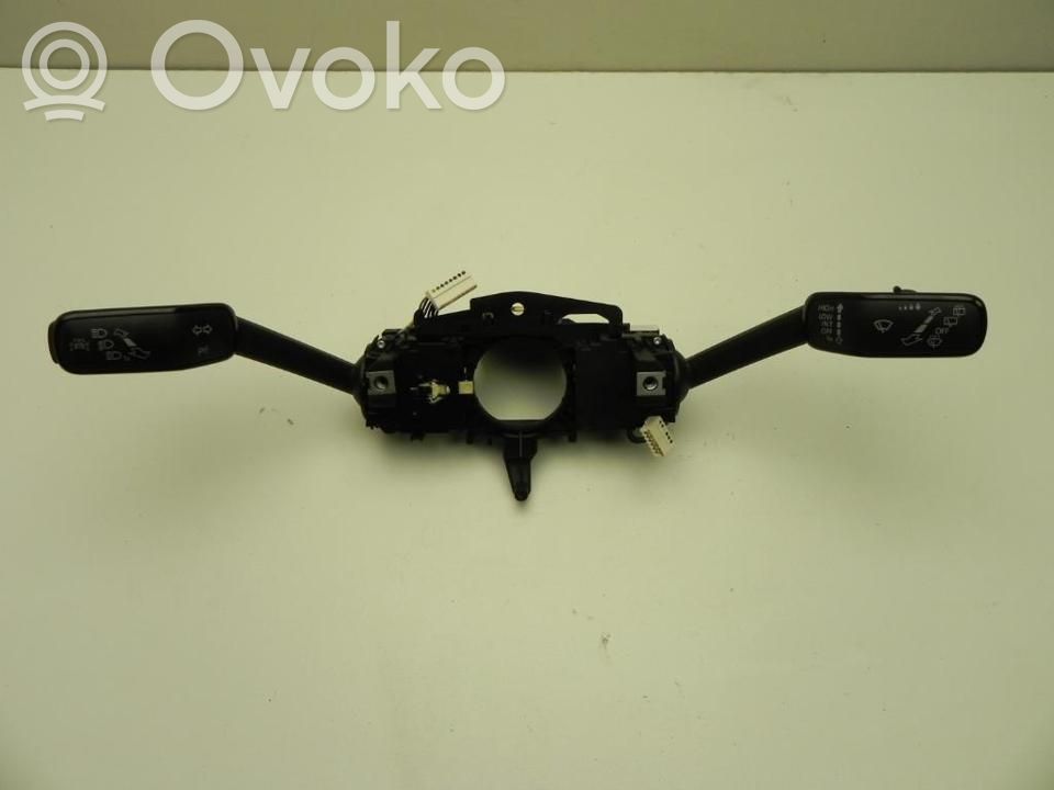 Volkswagen Golf VII Interruptor/palanca de limpiador de luz de giro 