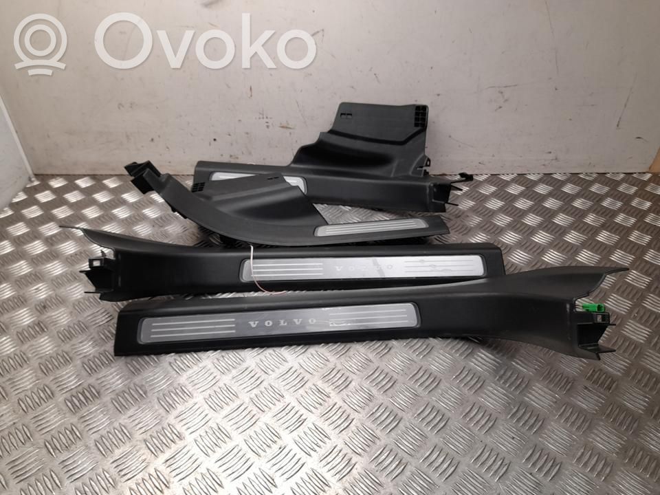 Volvo S90, V90 Alte componente capac prag/stâlp 