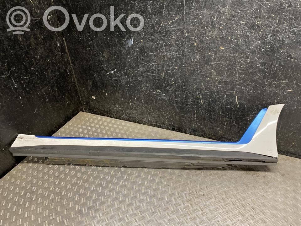 BMW i4 Front sill (body part) 