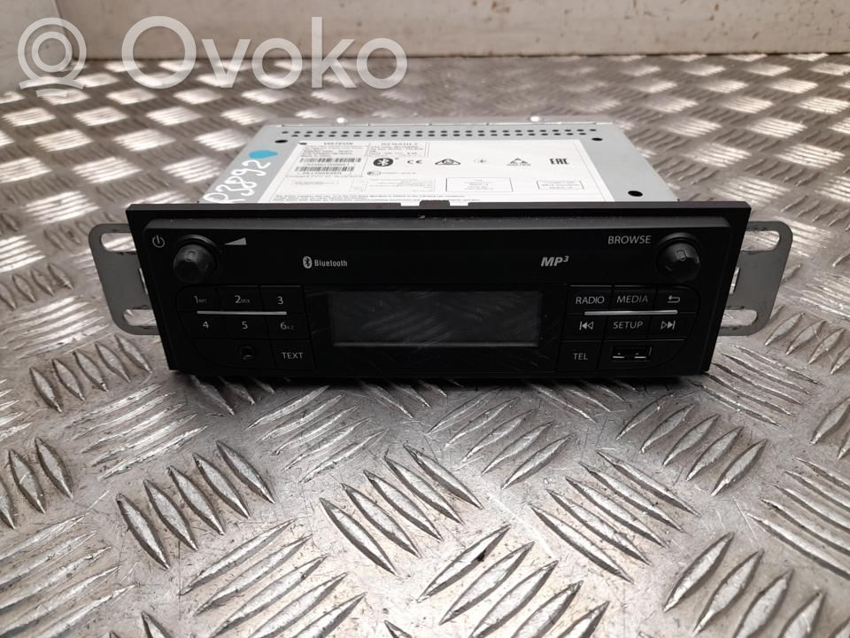 Renault Master III Panel / Radioodtwarzacz CD/DVD/GPS