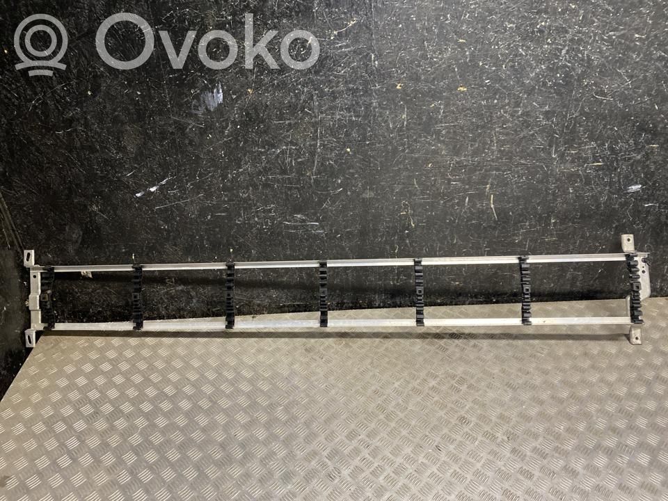 Polestar 4 Kita galinės važiuoklės detalė 