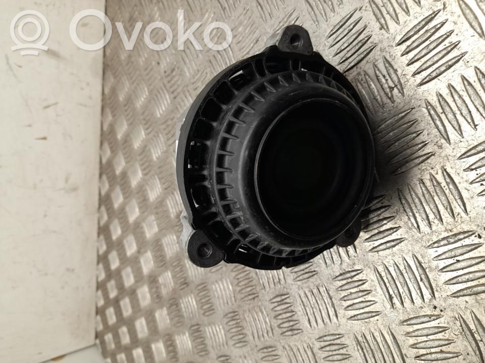 BMW 5 G60 G61 Wspornik / Mocowanie silnika 