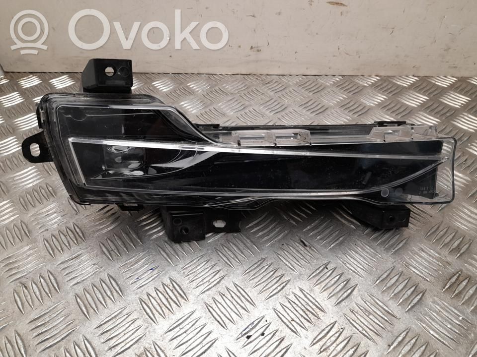 Tesla Model Y Sumuvalosarja 