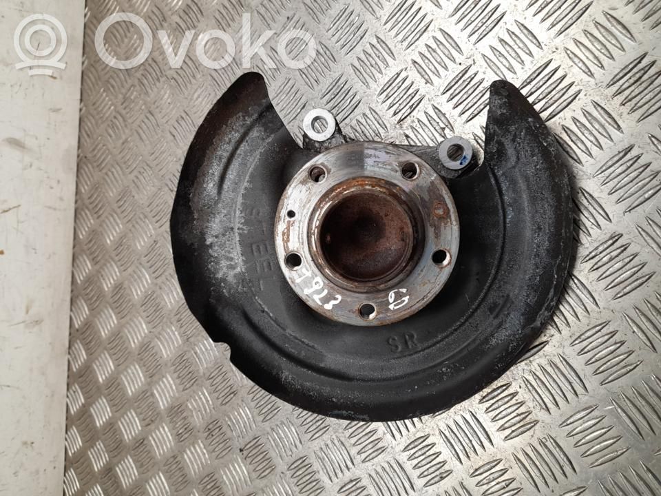 Opel Astra L Mozzo portante ruota posteriore (usato)