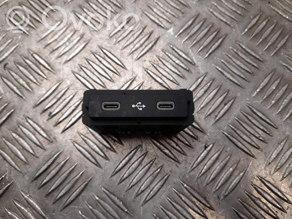 Renault Master IV Enchufe conector USB 