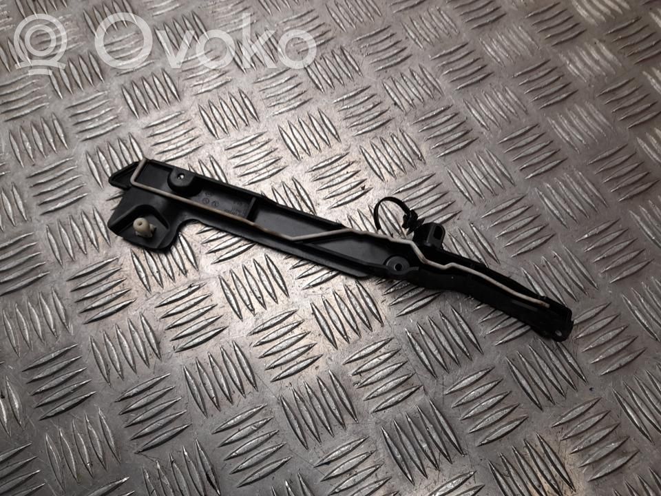 BMW 5 G60 G61 Muu moottoritilan osa 