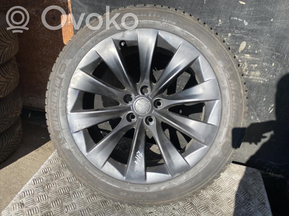 Tesla Model X R20-alumiinivanne 