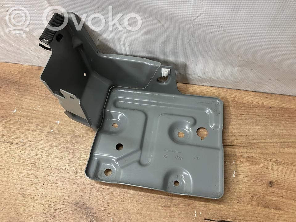 Renault Megane E-Tech Akumuliatoriaus tvirtinimo padas 