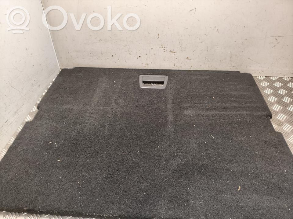 Opel Astra L Mochetă portbagaj 