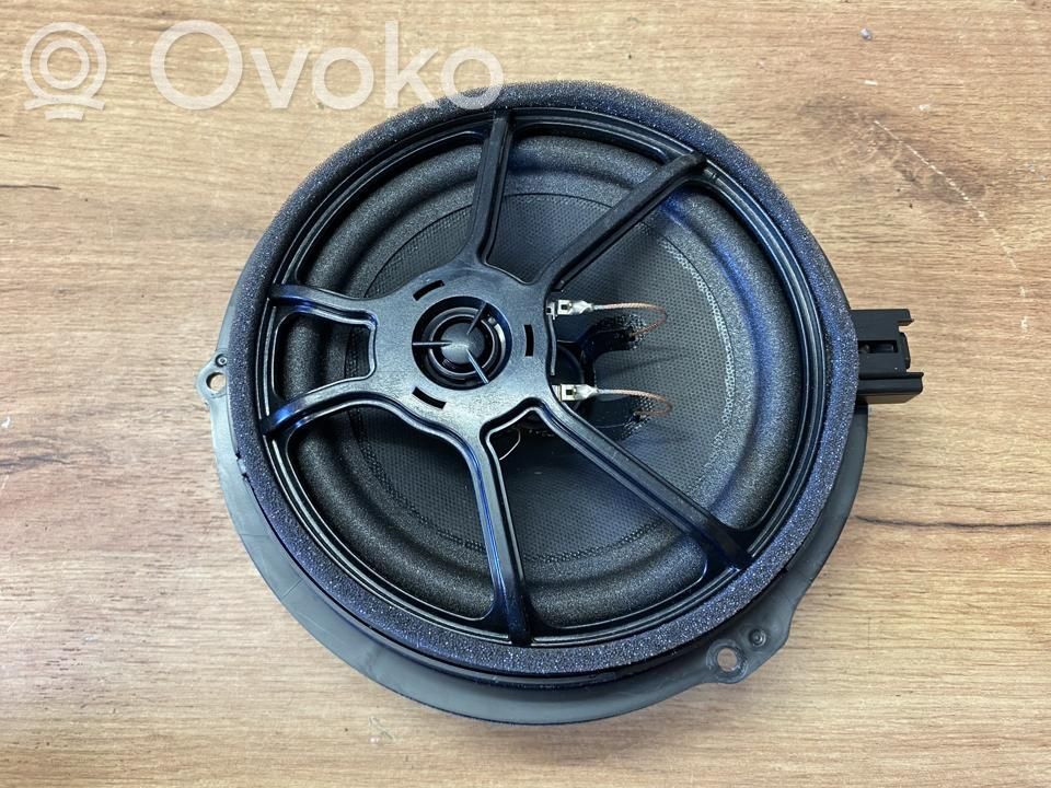 Ford Puma Takaoven kaiutin 