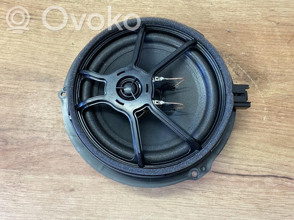 Ford Puma Takaoven kaiutin 