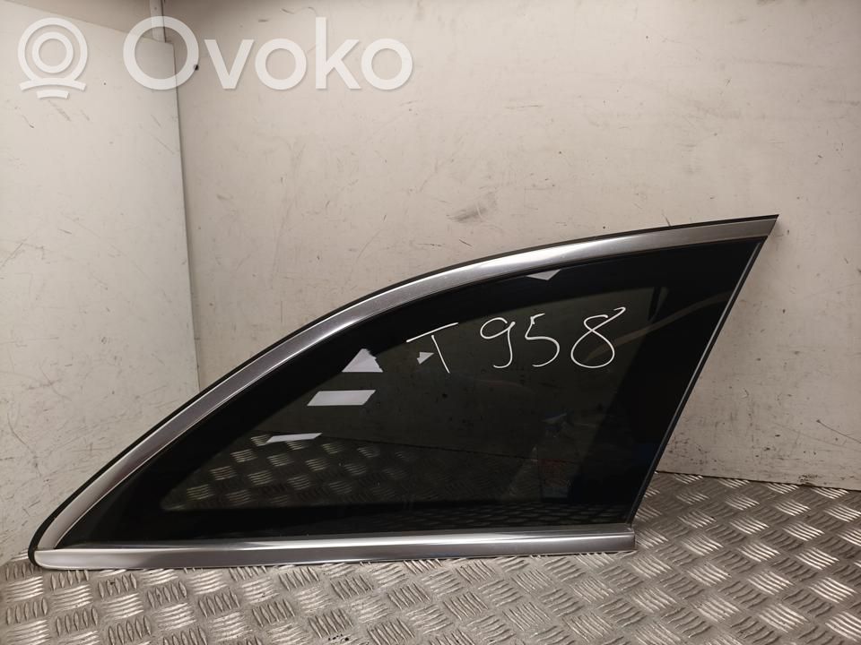 Seitenscheibe hinten   D056