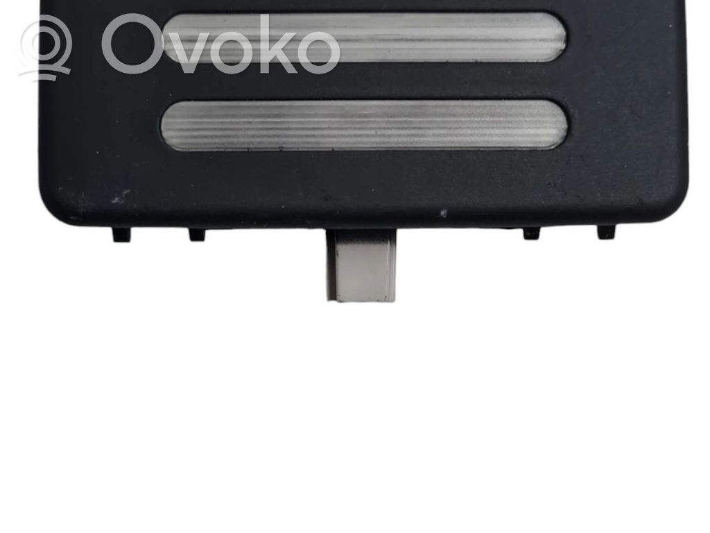 BMW 7 E65 E66 Etuistuimen valo 