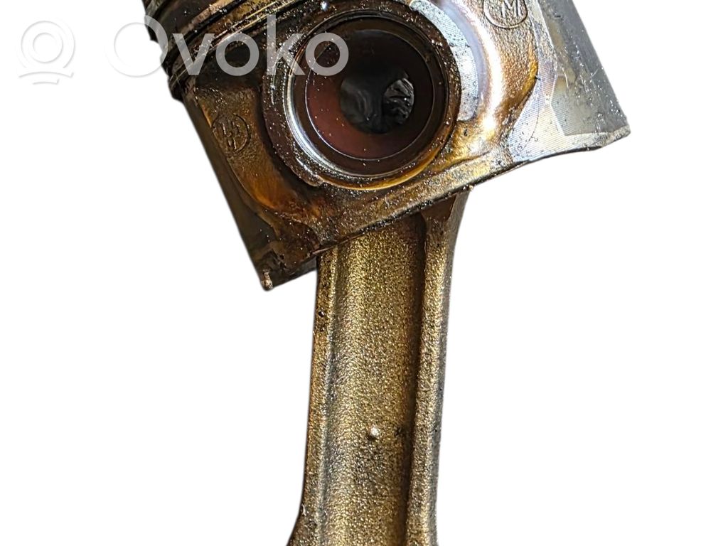 BMW 7 E65 E66 Tłok z korbowodem 