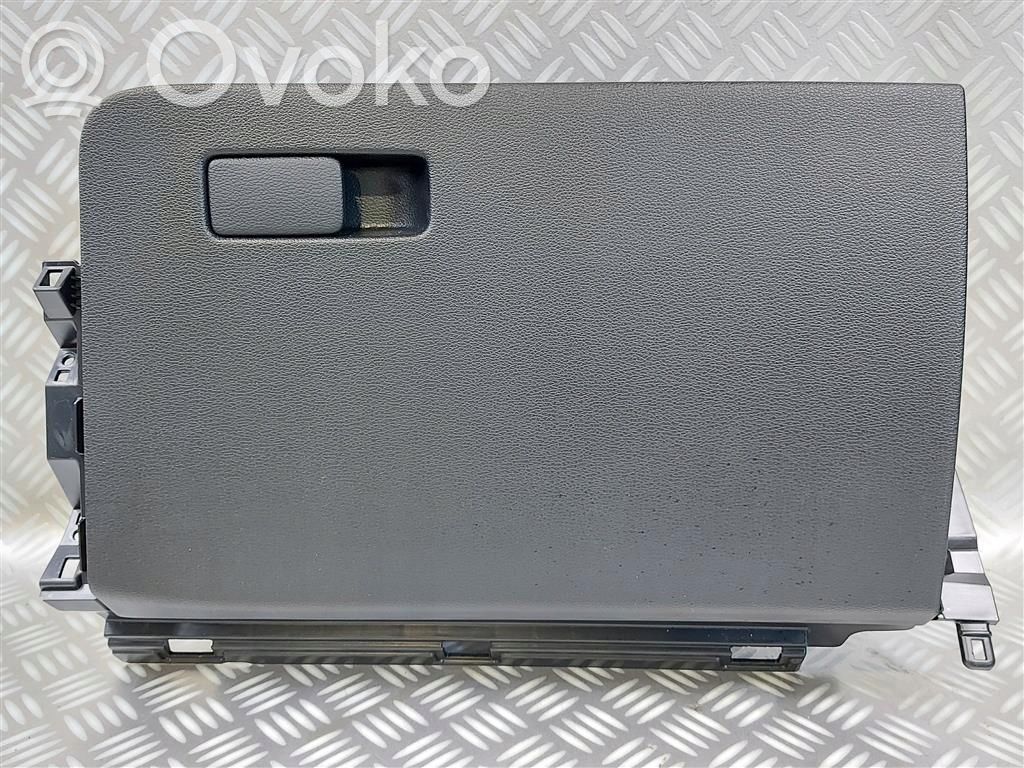 KIA Ceed Daiktadėžė 