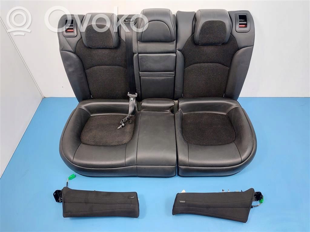 Second row seats   96834639ZD