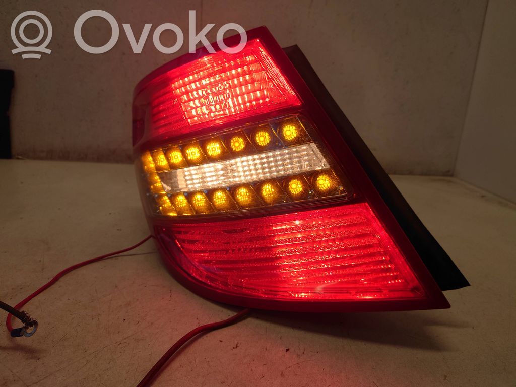 Mercedes-Benz C W204 Lampa tylna 