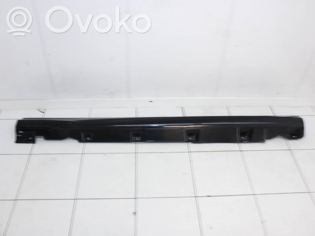 Ford Focus Side skirt front trim 