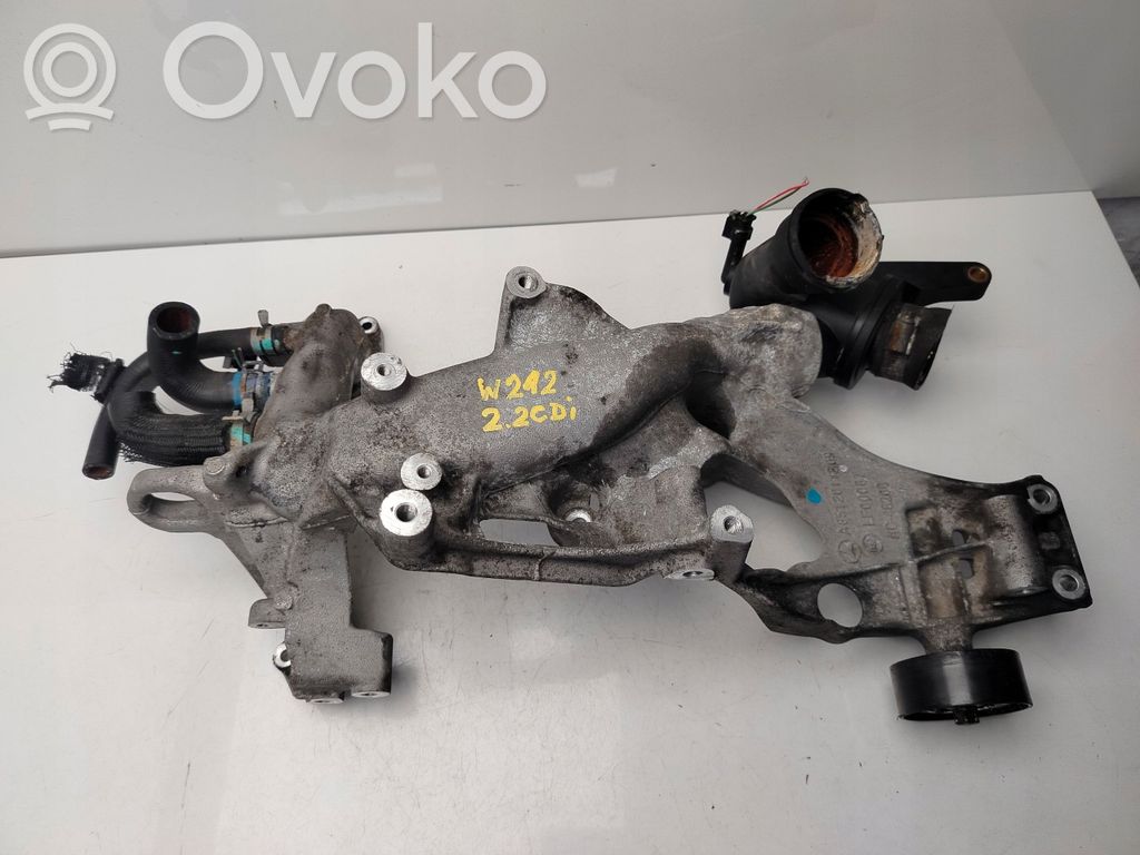Mercedes-Benz E W212 Engine mounting bracket 