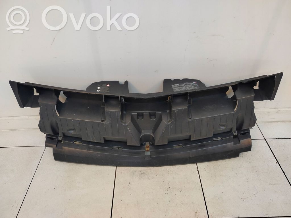 Renault Kangoo II Etupuskurin alempi jäähdytinsäleikkö 