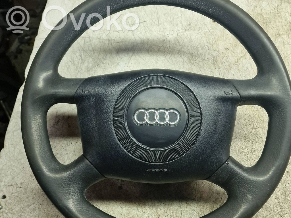 Audi A4 S4 B5 8D Ohjauspyörä 