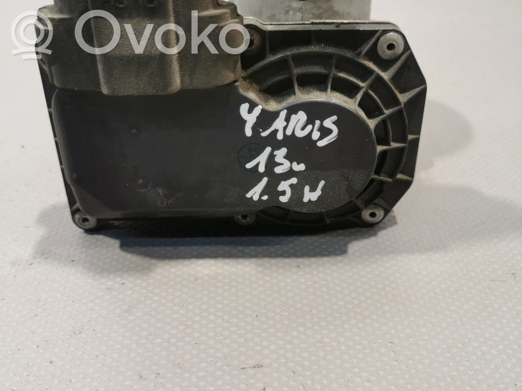 Toyota Yaris Дроссельная заслонка 