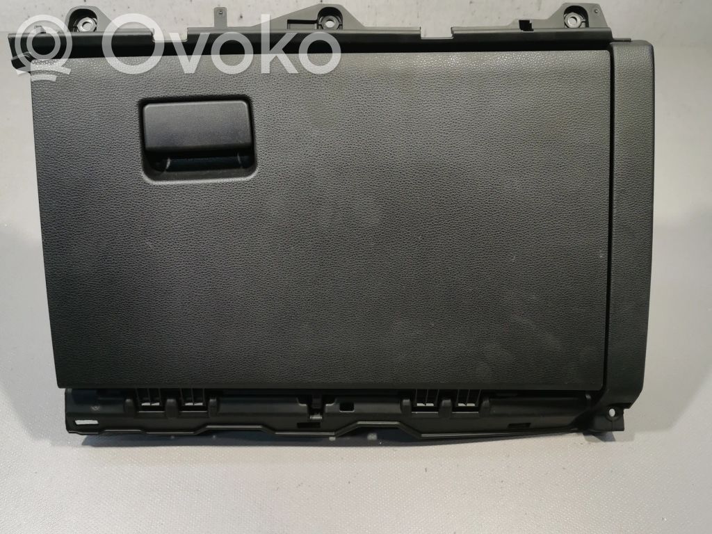 Toyota Corolla E210 E21 Daiktadėžės (bordačioko) komplektas 