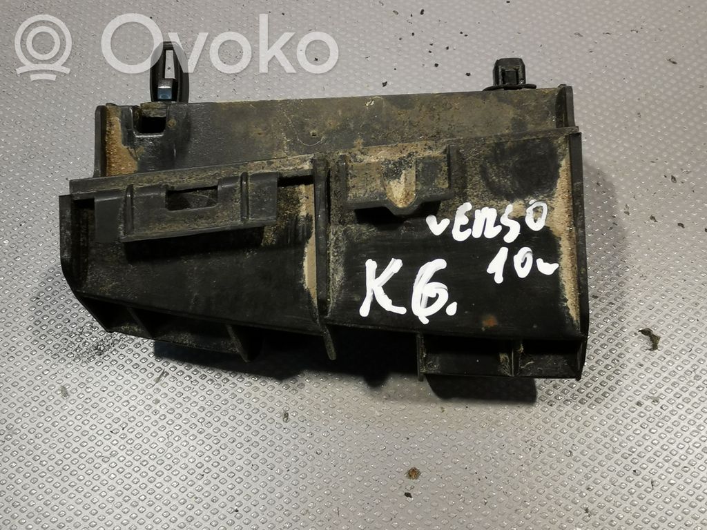 Toyota Verso Uchwyt / Mocowanie zderzaka tylnego 