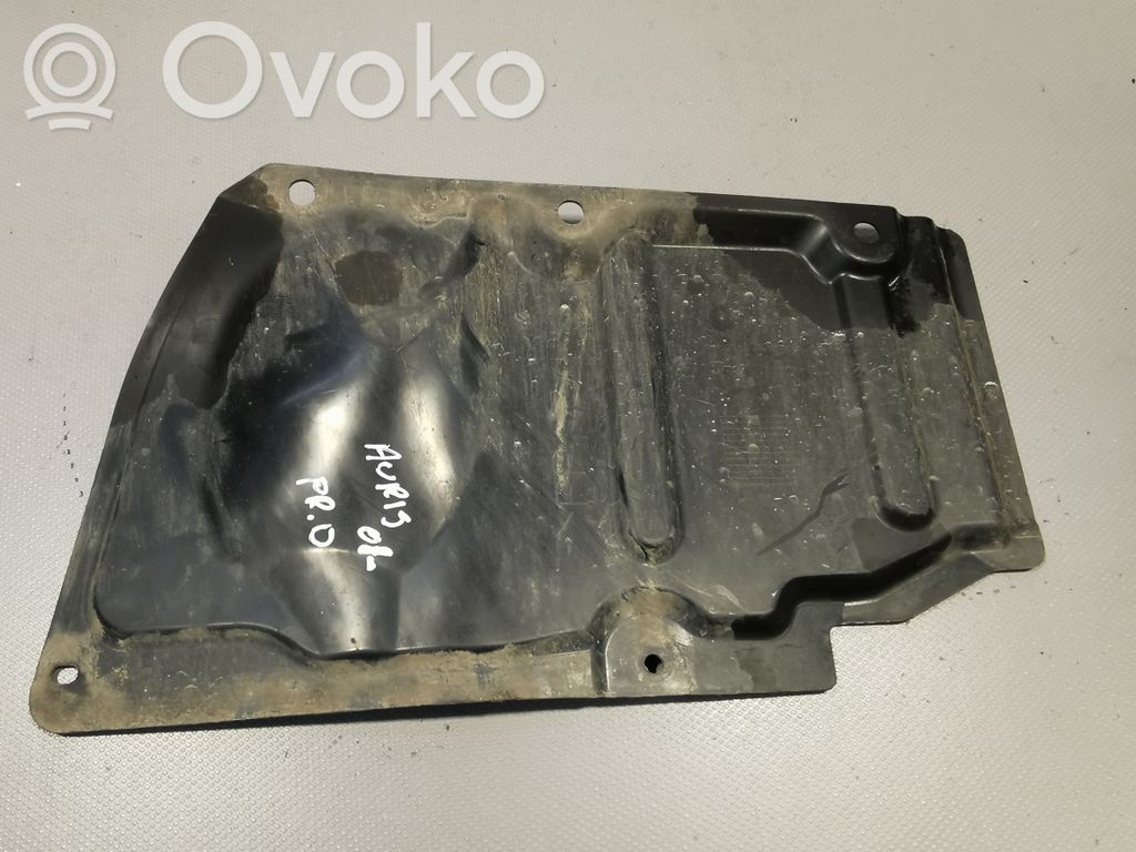 Toyota Auris 150 Engine splash shield/under tray 
