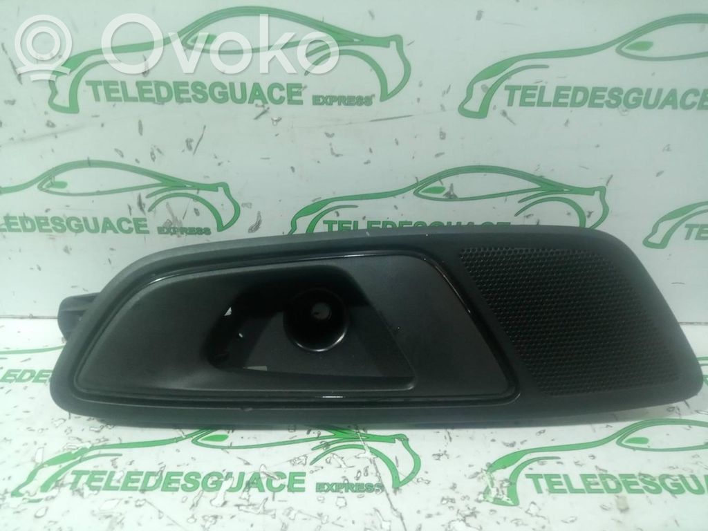 Manecilla interna puerta trasera   5F4839114B