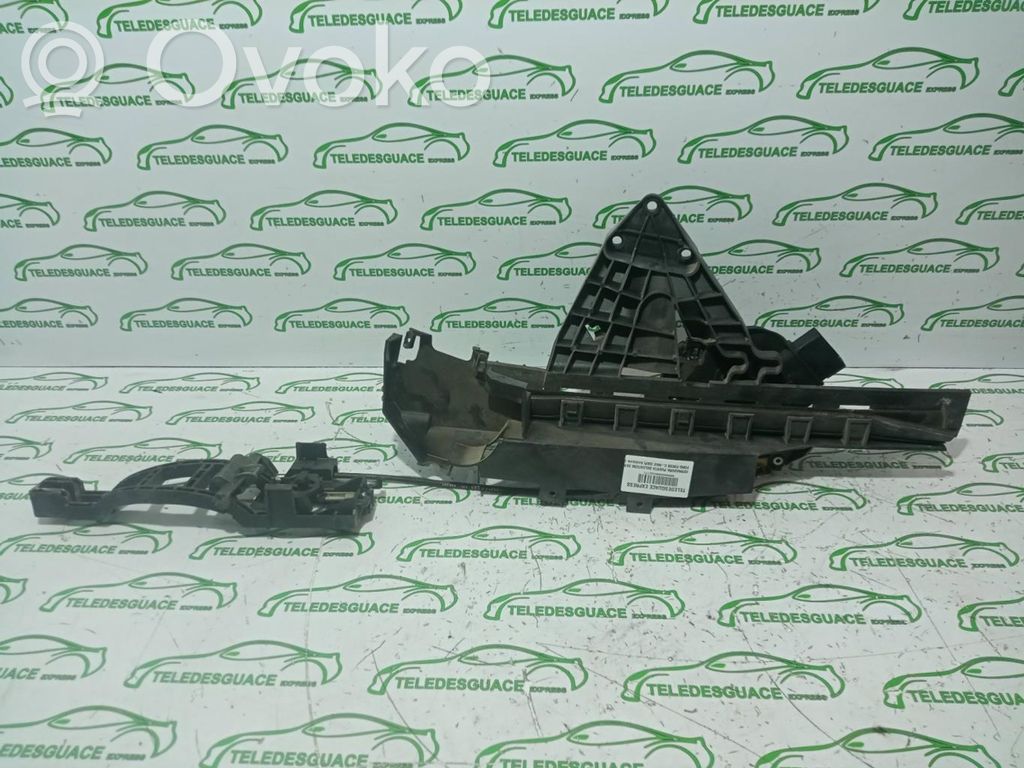 Priekšpusē slēdzene   9240030