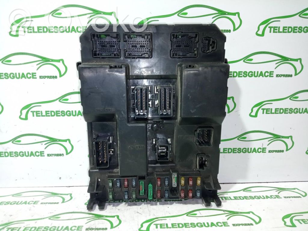 Peugeot 307 Fuse module 