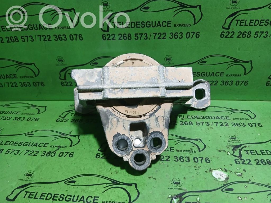 Engine mounting bracket   F1F16F012BA