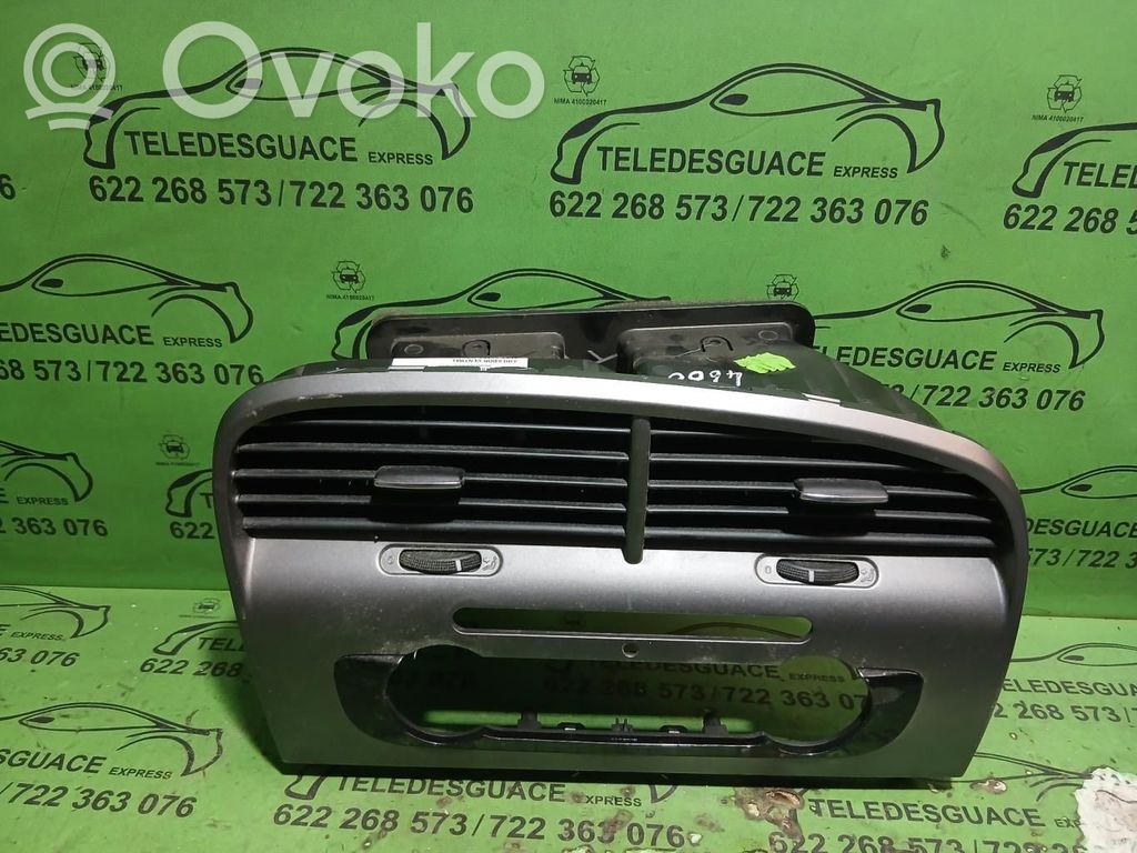 Seat Altea Dash center air vent grill 
