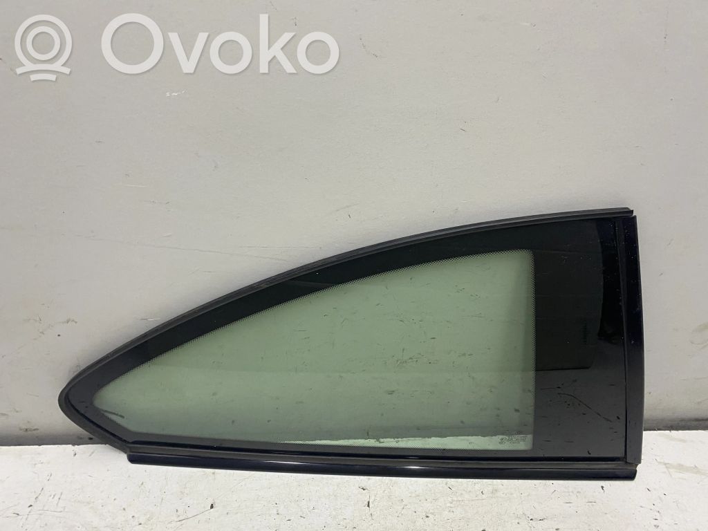 Ventanilla de ventilación de la puerta trasera   2996840