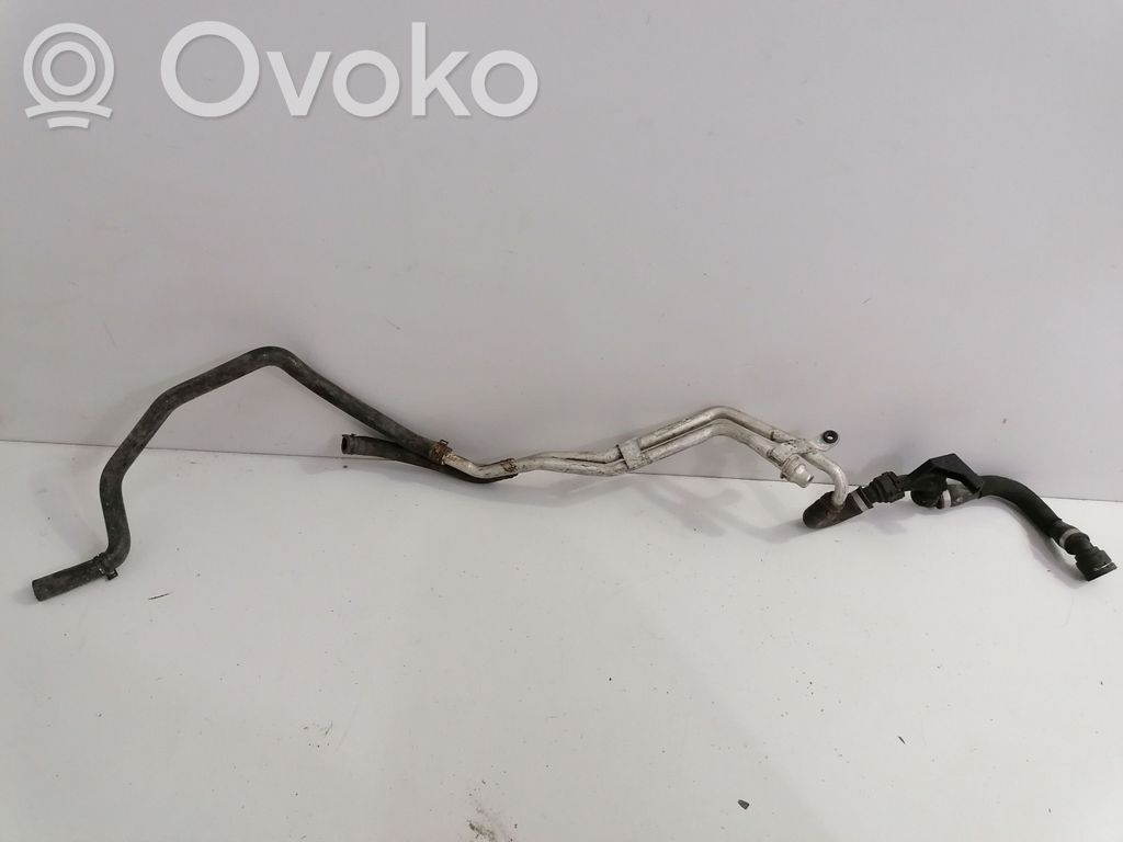 Ilmastointilaitteen putki (A/C)   7016330