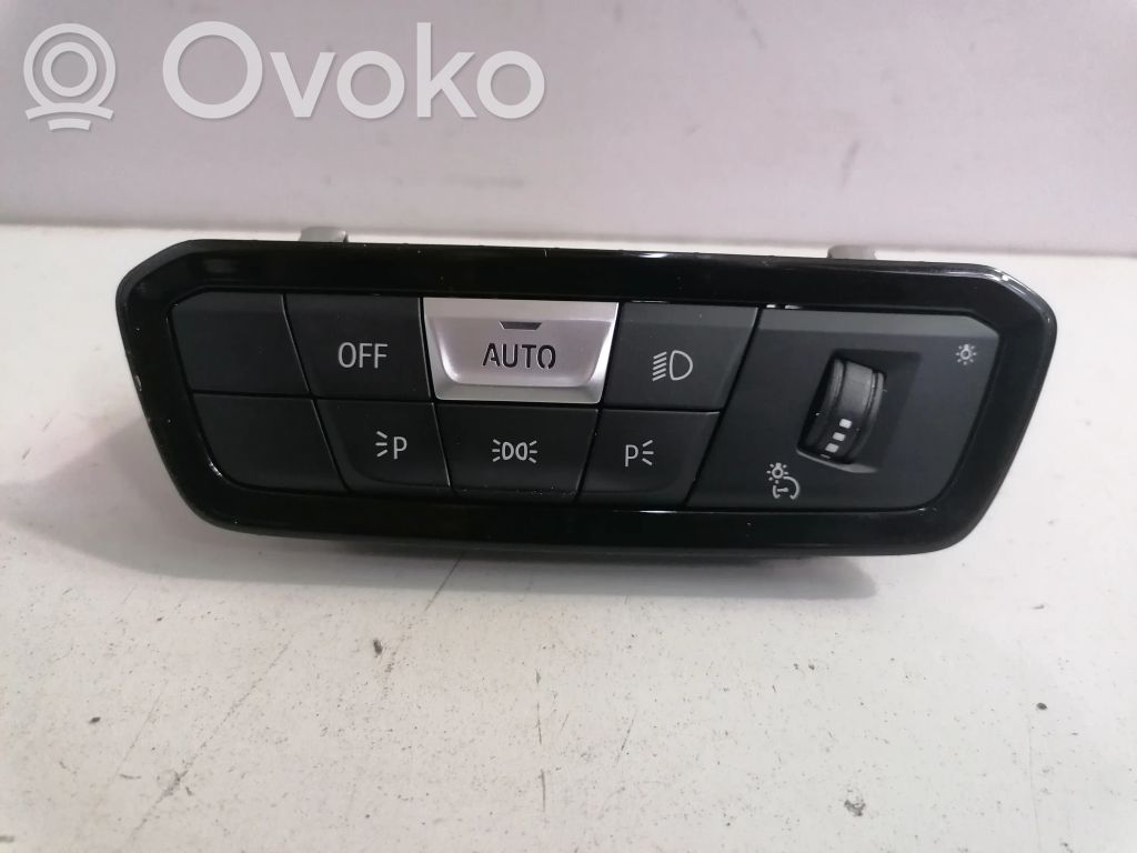 BMW 8 G14 Light switch 