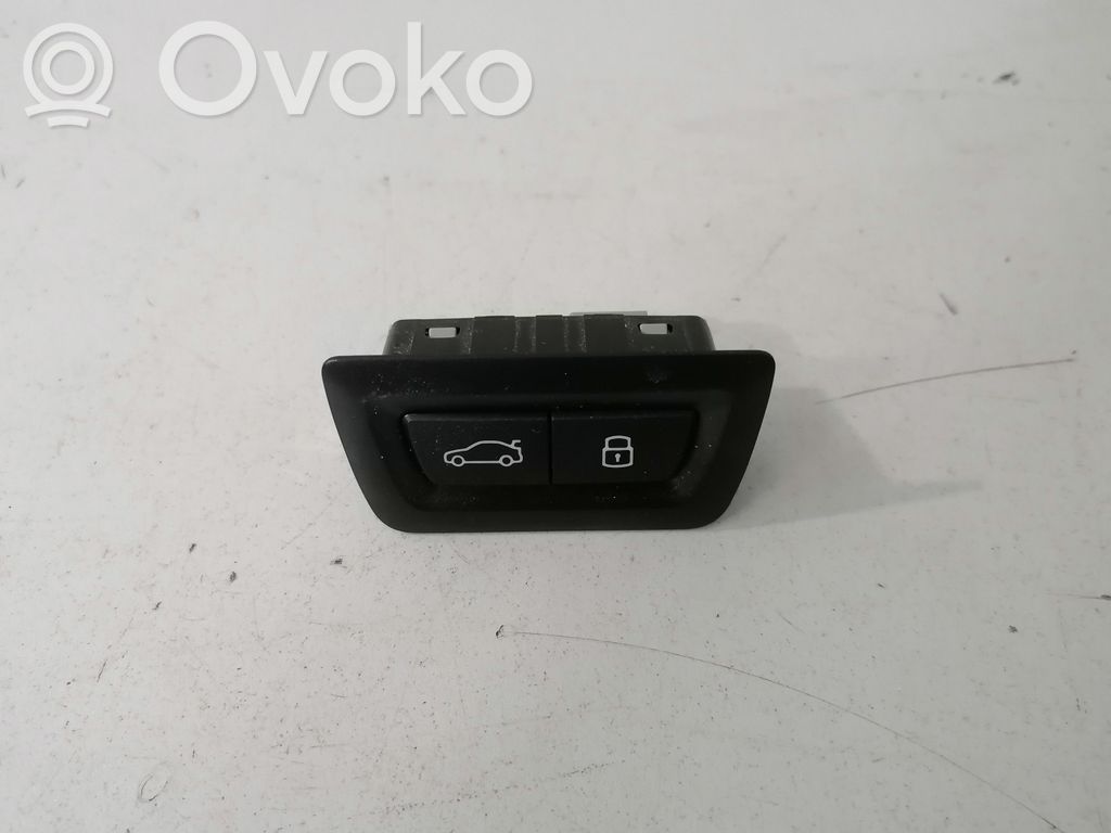 BMW X1 U11 Tailgate/boot open switch button 