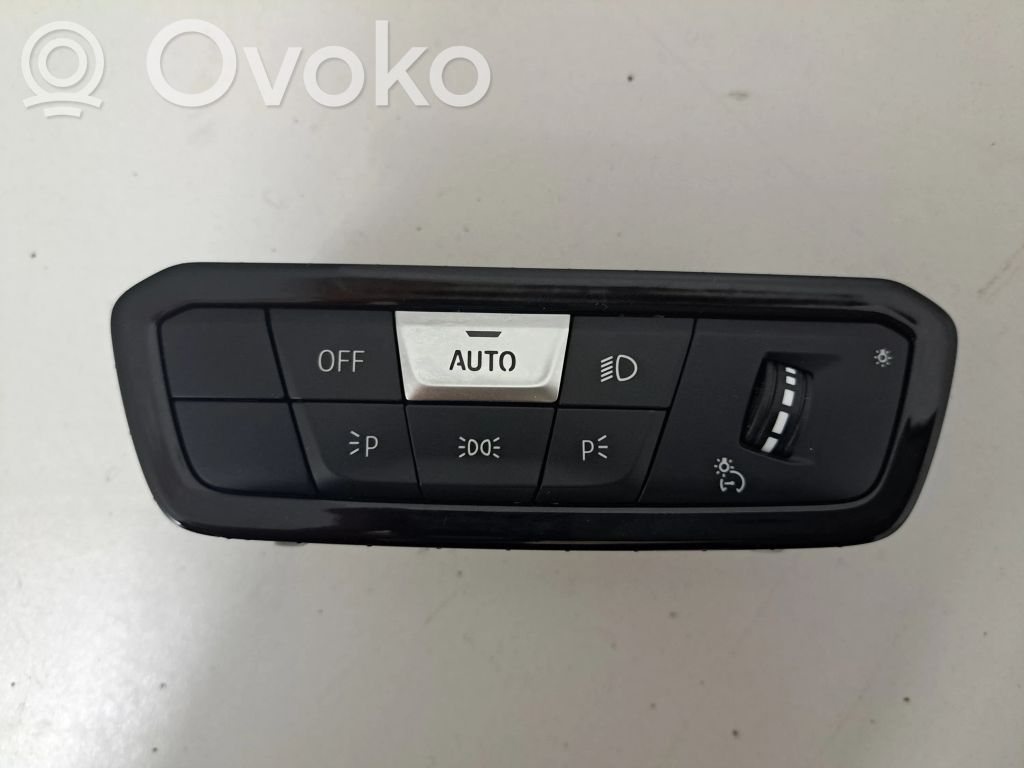 BMW 8 G14 Light switch 