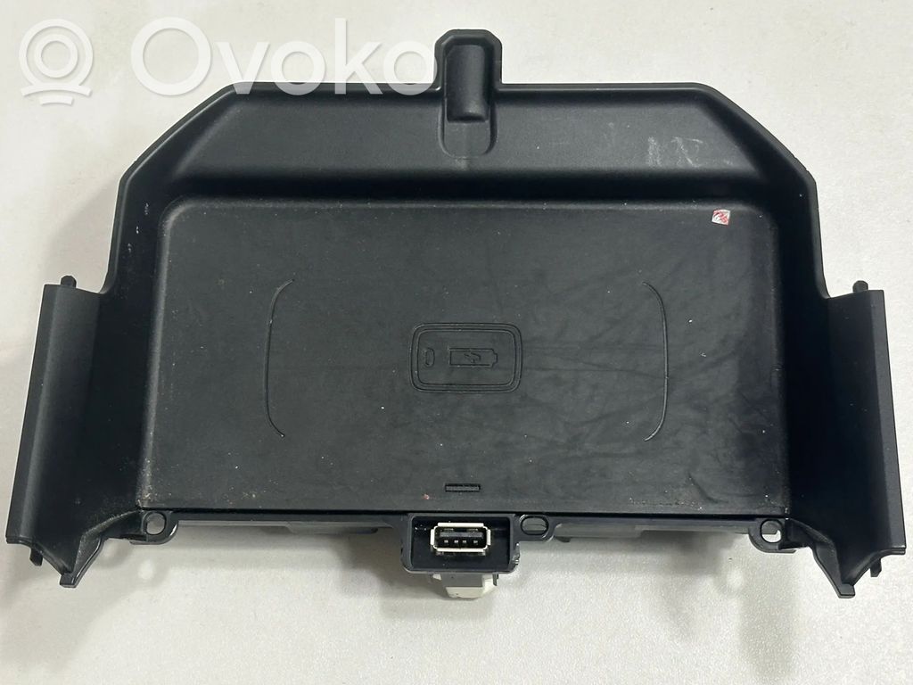 BMW 5 G30 G31 G38 Moduł ładowania bezprzewodowego 