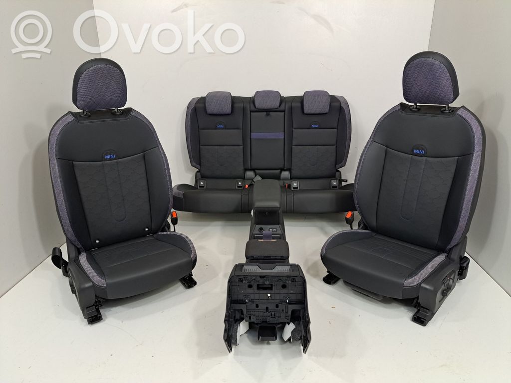 Tapicerka / Komplet   5A76BD2,5A76C05,5A76C81,5A76C82,5A76CD0,5A76D08,5A81037,5A81038,5B4A716,5B4A724,5B4A725,5B4B1C8,9493591,9493592,9493593