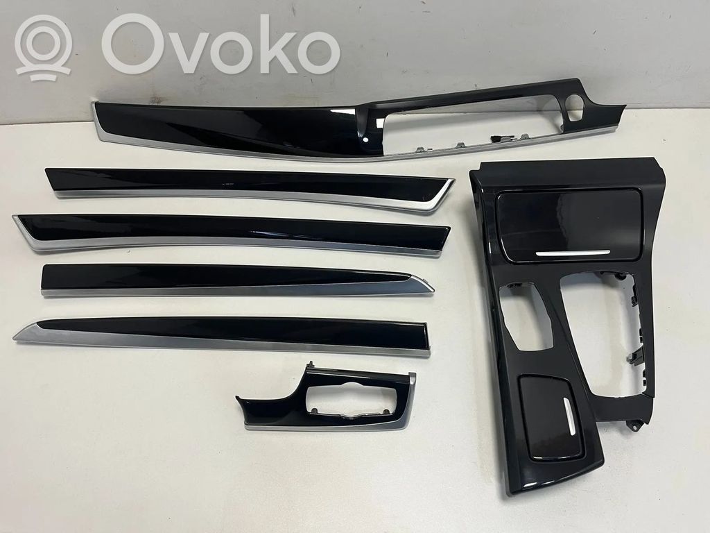 BMW 5 F10 F11 Ramka schowka deski rozdzielczej 
