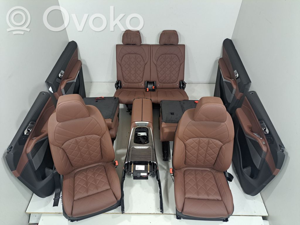 BMW X7 G07 Tapicerka / Komplet 