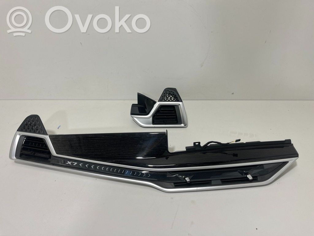 BMW X7 G07 Lango oro grotelės 