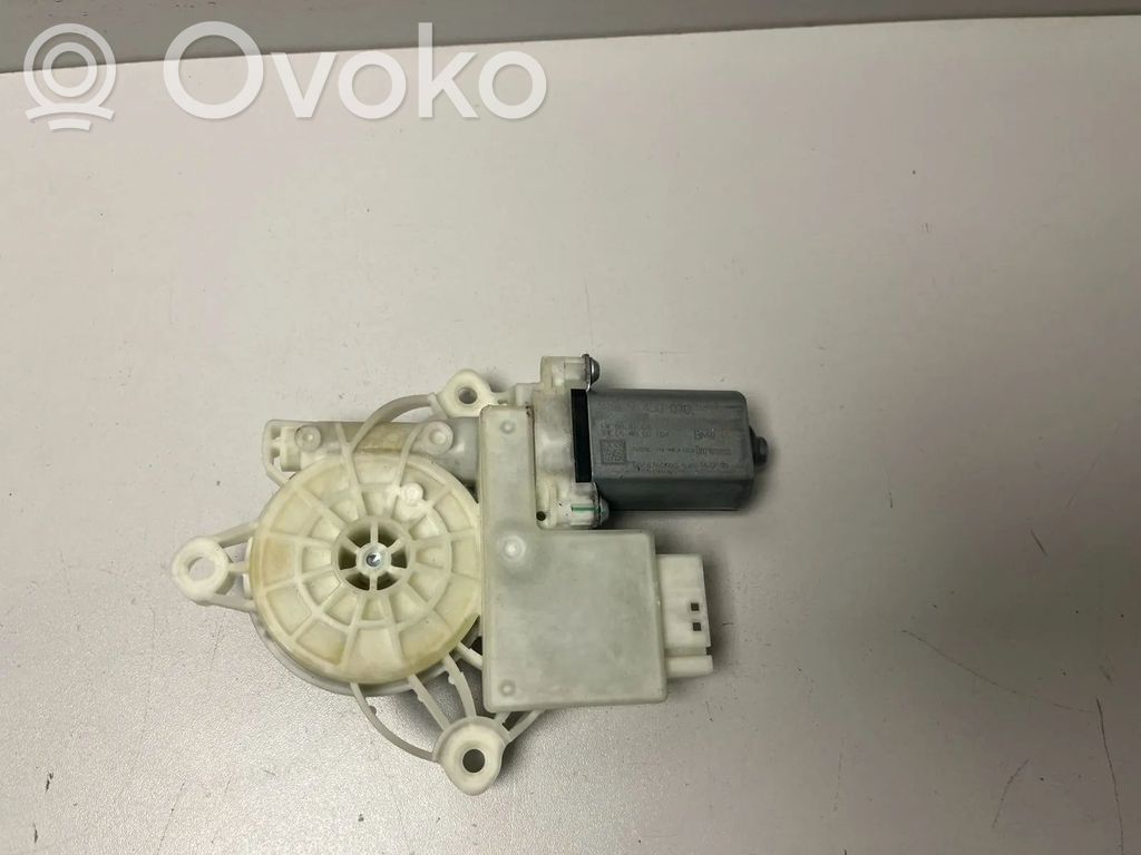 BMW XM Etuoven ikkunan nostomoottori 
